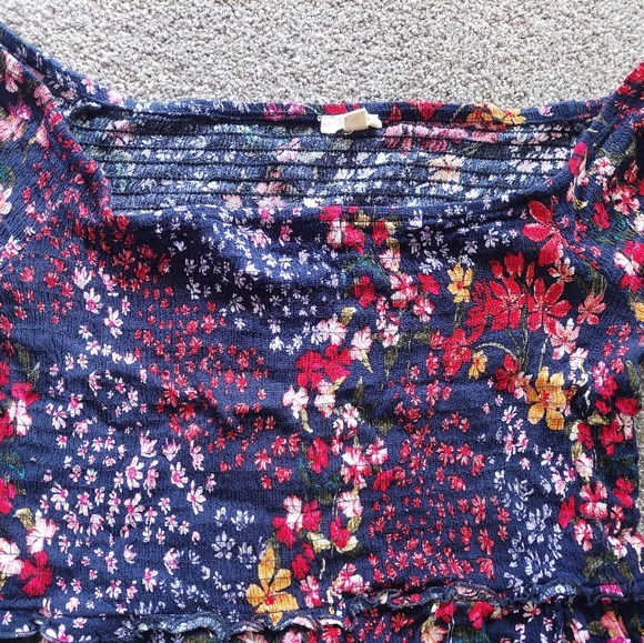 'Lily Loves' Long flowy summery maxy dress with sherrd top and open skirt. - Picture 2 of 4